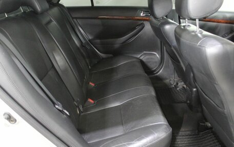 Toyota Avensis III рестайлинг, 2005 год, 690 000 рублей, 15 фотография