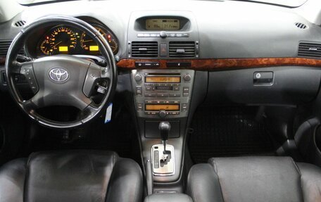 Toyota Avensis III рестайлинг, 2005 год, 690 000 рублей, 19 фотография