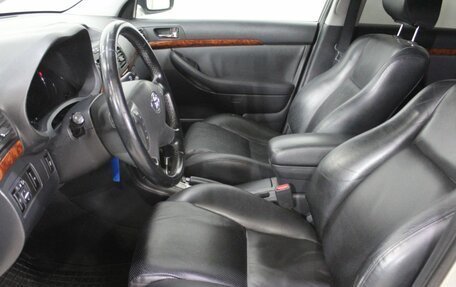 Toyota Avensis III рестайлинг, 2005 год, 690 000 рублей, 20 фотография