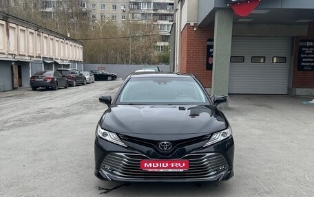 Toyota Camry, 2019 год, 3 350 000 рублей, 1 фотография