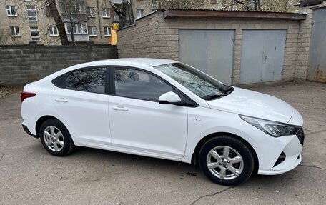Hyundai Solaris II рестайлинг, 2021 год, 1 650 000 рублей, 3 фотография
