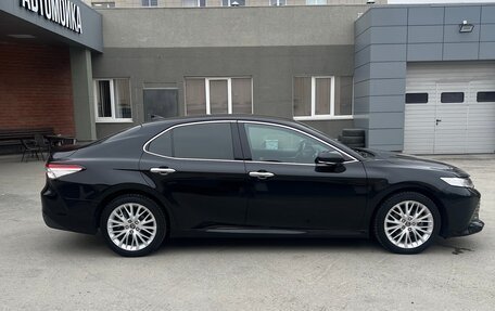 Toyota Camry, 2019 год, 3 350 000 рублей, 7 фотография