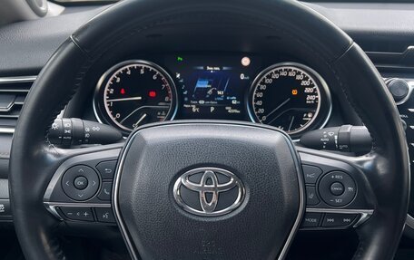 Toyota Camry, 2019 год, 3 350 000 рублей, 13 фотография