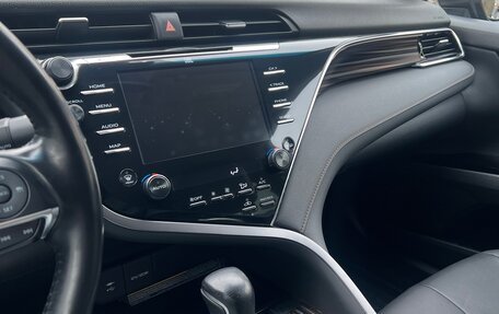 Toyota Camry, 2019 год, 3 350 000 рублей, 12 фотография