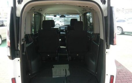 Honda Stepwgn IV, 2017 год, 1 450 000 рублей, 26 фотография