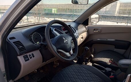 Mitsubishi L200 IV рестайлинг, 2010 год, 1 380 000 рублей, 10 фотография