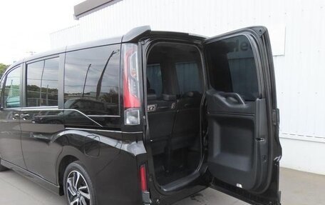 Honda Stepwgn IV, 2022 год, 1 950 000 рублей, 6 фотография