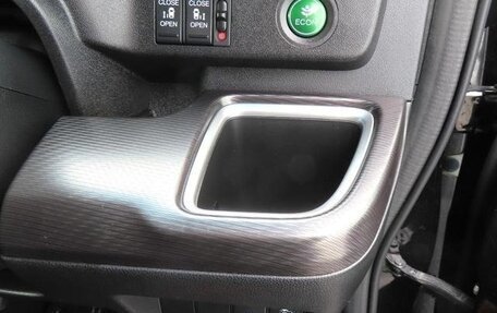 Honda Stepwgn IV, 2022 год, 1 950 000 рублей, 28 фотография