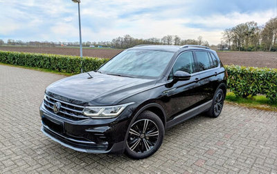Volkswagen Tiguan II, 2022 год, 3 252 575 рублей, 1 фотография