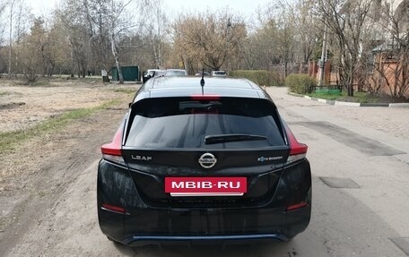 Nissan Leaf II, 2019 год, 1 800 000 рублей, 2 фотография