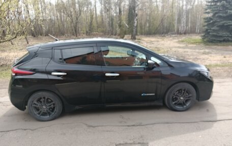 Nissan Leaf II, 2019 год, 1 800 000 рублей, 3 фотография