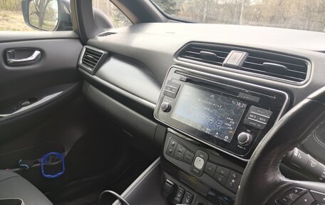 Nissan Leaf II, 2019 год, 1 800 000 рублей, 6 фотография