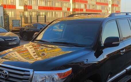 Toyota Land Cruiser 200, 2015 год, 3 280 000 рублей, 2 фотография