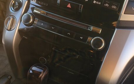 Toyota Land Cruiser 200, 2015 год, 3 280 000 рублей, 11 фотография