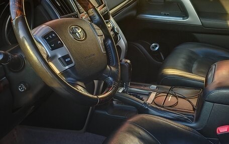 Toyota Land Cruiser 200, 2015 год, 3 280 000 рублей, 9 фотография