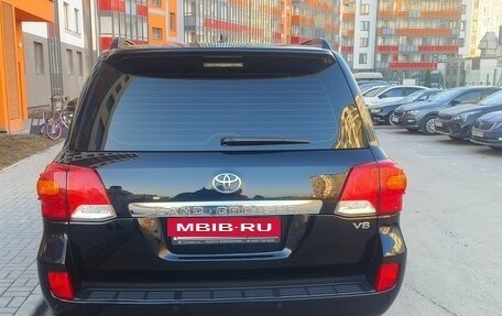 Toyota Land Cruiser 200, 2015 год, 3 280 000 рублей, 7 фотография