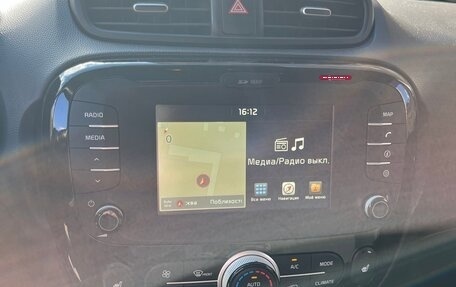 KIA Soul II рестайлинг, 2015 год, 1 565 000 рублей, 19 фотография