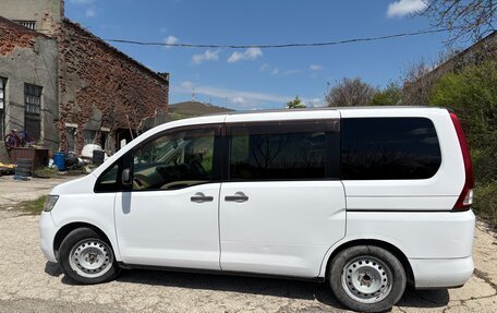 Nissan Serena III, 2005 год, 570 000 рублей, 15 фотография