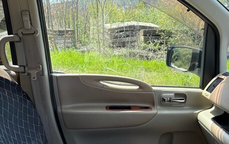 Nissan Serena III, 2005 год, 570 000 рублей, 19 фотография