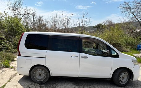 Nissan Serena III, 2005 год, 570 000 рублей, 18 фотография