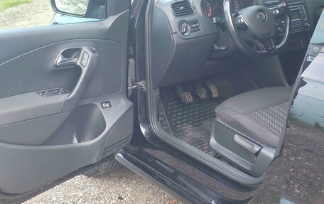 Volkswagen Polo VI (EU Market), 2015 год, 1 050 000 рублей, 8 фотография