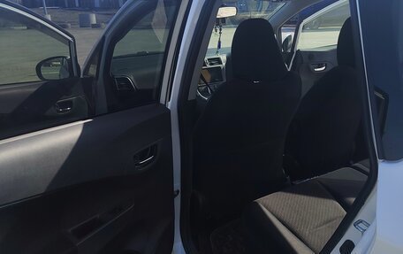 Toyota Ractis II, 2011 год, 780 000 рублей, 5 фотография