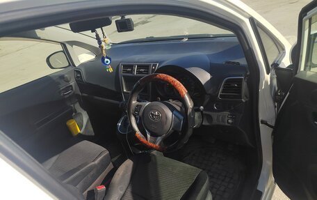 Toyota Ractis II, 2011 год, 780 000 рублей, 14 фотография