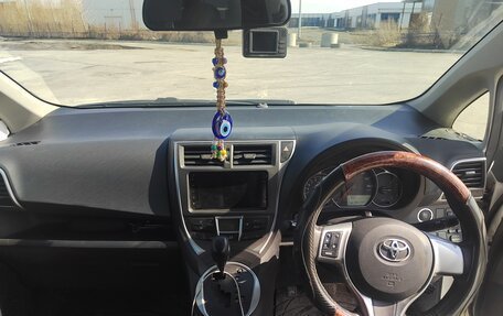 Toyota Ractis II, 2011 год, 780 000 рублей, 15 фотография