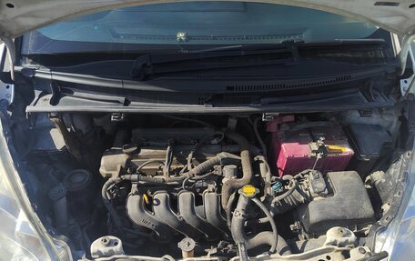 Toyota Ractis II, 2011 год, 780 000 рублей, 10 фотография