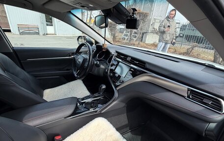 Toyota Camry, 2020 год, 3 050 000 рублей, 6 фотография