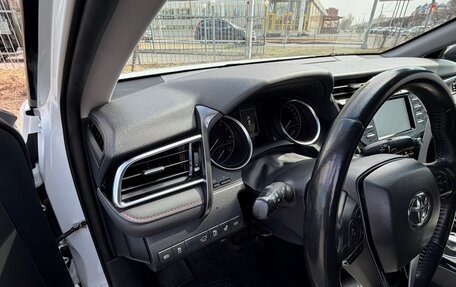 Toyota Camry, 2020 год, 3 050 000 рублей, 8 фотография