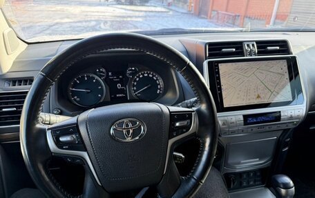 Toyota Land Cruiser Prado 150 рестайлинг 2, 2020 год, 5 600 000 рублей, 7 фотография