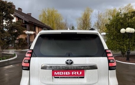 Toyota Land Cruiser Prado 150 рестайлинг 2, 2020 год, 5 600 000 рублей, 4 фотография