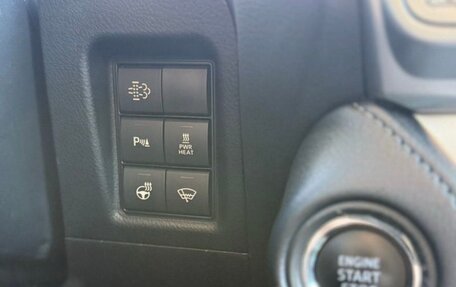 Toyota Land Cruiser Prado 150 рестайлинг 2, 2020 год, 5 600 000 рублей, 14 фотография