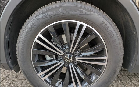 Volkswagen Tiguan II, 2022 год, 3 252 575 рублей, 5 фотография