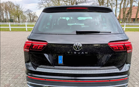 Volkswagen Tiguan II, 2022 год, 3 252 575 рублей, 4 фотография
