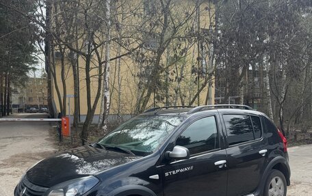 Renault Sandero I, 2013 год, 799 000 рублей, 2 фотография