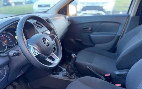 Renault Logan II, 2020 год, 890 000 рублей, 5 фотография