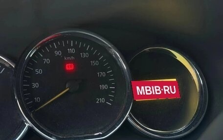 Renault Logan II, 2020 год, 890 000 рублей, 6 фотография