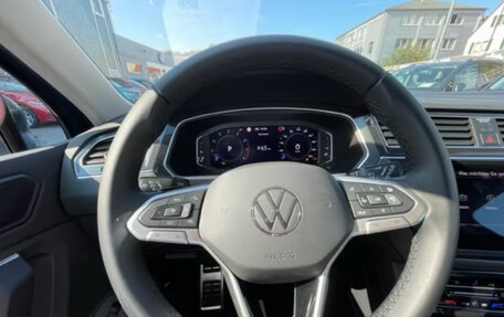 Volkswagen Tiguan II, 2022 год, 3 972 099 рублей, 9 фотография