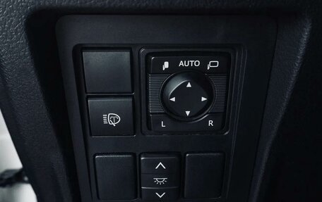 Toyota Land Cruiser Prado 150 рестайлинг 2, 2019 год, 6 400 000 рублей, 21 фотография