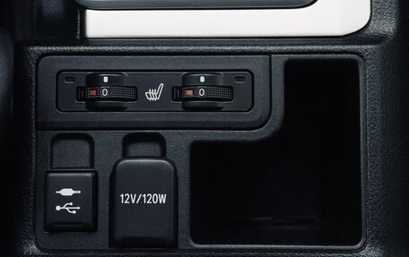 Toyota Land Cruiser Prado 150 рестайлинг 2, 2019 год, 6 400 000 рублей, 28 фотография