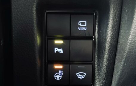 Toyota Land Cruiser Prado 150 рестайлинг 2, 2019 год, 6 400 000 рублей, 29 фотография