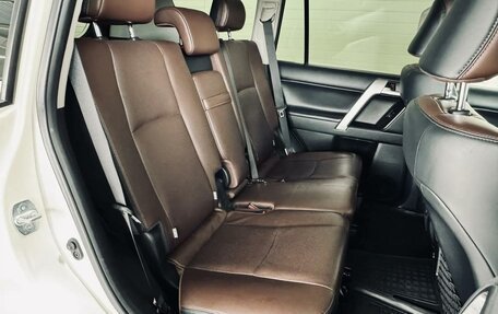 Toyota Land Cruiser Prado 150 рестайлинг 2, 2019 год, 6 400 000 рублей, 33 фотография