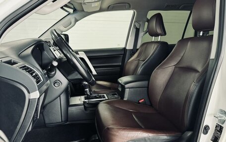 Toyota Land Cruiser Prado 150 рестайлинг 2, 2019 год, 6 400 000 рублей, 30 фотография