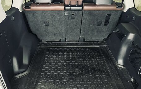 Toyota Land Cruiser Prado 150 рестайлинг 2, 2019 год, 6 400 000 рублей, 35 фотография