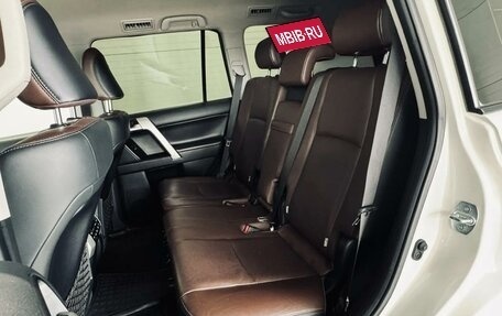 Toyota Land Cruiser Prado 150 рестайлинг 2, 2019 год, 6 400 000 рублей, 31 фотография