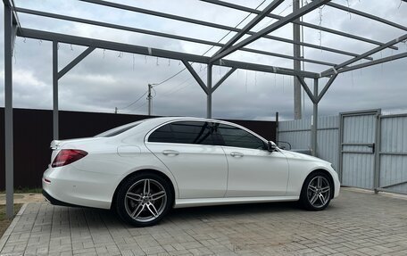 Mercedes-Benz E-Класс, 2019 год, 4 290 000 рублей, 3 фотография