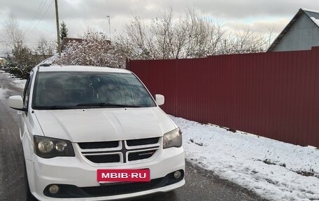 Dodge Caravan V, 2017 год, 2 400 000 рублей, 1 фотография