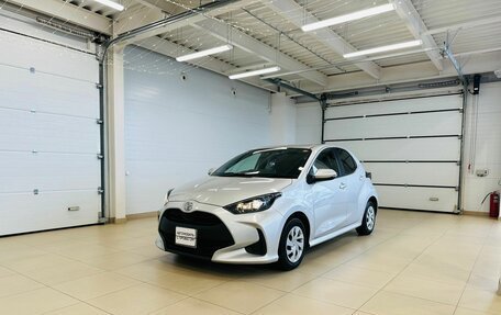 Toyota Yaris, 2021 год, 1 099 000 рублей, 2 фотография